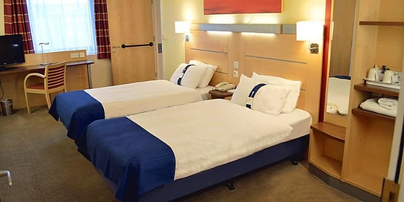 Holiday Inn Express Dundee rooms