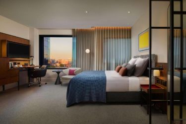 Next Hotel Melbourne, Curio Collection by Hilton - Queen Room