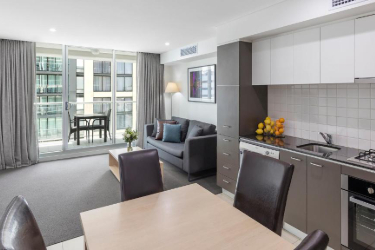 Oaks Adelaide Embassy Suites - One Bedroom Apartment