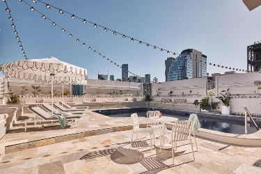 Rydges Melbourne - Rooftop pool